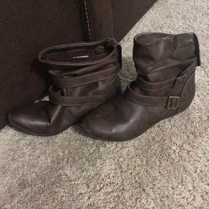 Joe boxer ankle boots